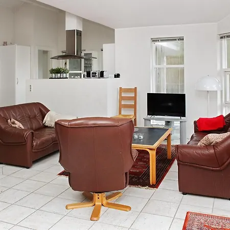 Four-bedroom Holiday In * Hals