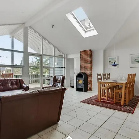 Four-bedroom Holiday In * Hals